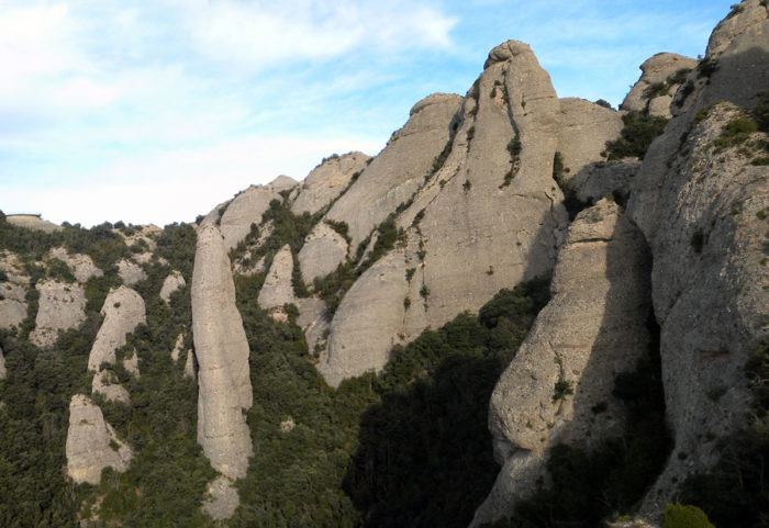 El Sentinella, amb la seva preciosa Aresta Brucs al Costat de la Cara de Mico